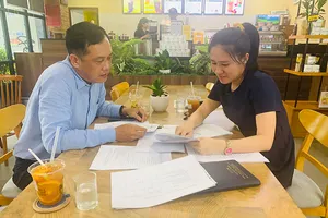 Cư dân chung cư sốt ruột chờ sổ hồng