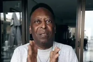 Vua bóng đá Pele gửi thông điệp ở tuổi 80