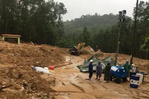 2 ngày tổng lực thông đường lên Rào Trăng