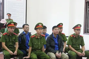 Gay cấn phiên phúc thẩm vụ gian lận điểm thi Hòa Bình