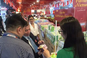 Lấy Singapore làm bệ phóng cho hàng Việt ra thế giới