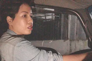 Nước mắt trong đêm của nữ tài xế xe tải
