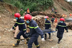 Đường bộ vào Rào Trăng 3 đã thông