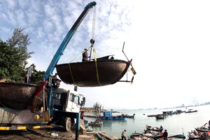 Thủ tướng: Tập trung lực lượng ứng phó với bão số 9