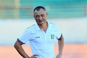 Thưởng để đá thắng và ‘chích’ để thua