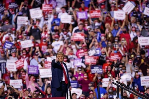 Đừng đánh giá thấp khả năng lật ngược thế cờ của ông Trump