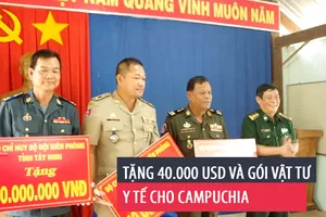 Tặng 40.000 USD và gói vật tư y tế cho Campuchia