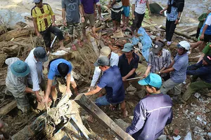 Triển khai mọi phương án để cứu người bị vùi lấp