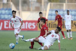 UAE vào chiến dịch soán ngôi thầy trò ông Park