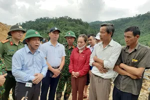 Khẩn trương tìm kiếm nạn nhân mất tích do sạt lở đất