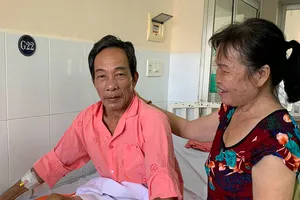 Chuyện về người cha 2 lần lóc da cứu con