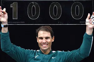 Nadal chạm mốc kỷ lục mới, Schwarztman ủng hộ Maradona