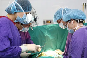 Video: Ghép tim thành công cho bệnh nhi nhỏ tuổi nhất Việt Nam