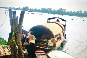 Ký sự một năm du lịch trong biên giới