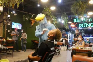 Video: Chung cư gần 400 dân ở TP.HCM đã được gỡ phong tỏa