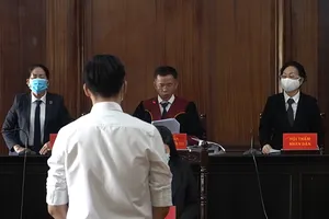 Video: Làm lây lan COVID-19, nam tiếp viên nhận án treo 