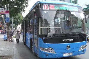 Video: Xe khách không được chở quá 1 nửa sức chứa