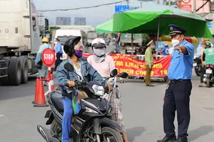 Video: Bị buộc quay đầu tại chốt kiểm dịch do không có giấy xét nghiệm âm tính