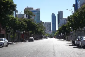 Video: Ngày đầu tiên Đà Nẵng áp dụng lệnh 'ai ở đâu ở yên đó'