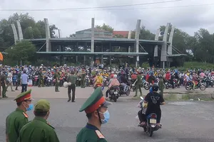 Hàng ngàn người dân về Cà Mau, chính quyền dốc sức tiếp nhận trong trật tự