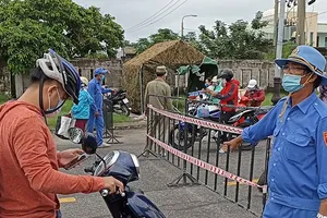 Số ca COVID-19 tăng, Đà Nẵng lập rào chắn, kiểm soát đi lại ở 2 phường