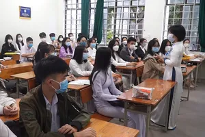Video: Hôm nay, hơn 10.000 học sinh lớp 12 ở Đà Nẵng đi học trở lại