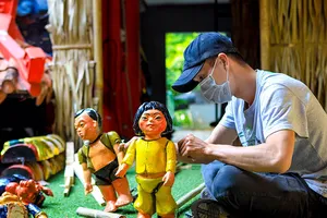 Video: Nghệ thuật múa rối nước, rạp xiếc gồng mình sau dịch COVID-19