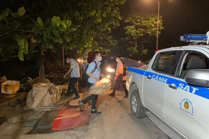 Video: Bình Chánh ra quân trong đêm dẹp lấn chiếm lòng lề đường