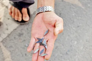 Video: Cận Tết, nạn ‘đinh tặc’ lại tái xuất hiện trên Quốc lộ 1A