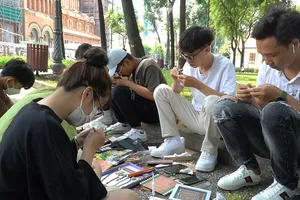 Bạn trẻ thay đổi bản thân từ thú vui điêu khắc bút chì 