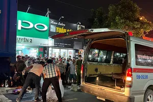 Video: Đôi nam nữ thương vong sau va chạm với 2 xe khác 