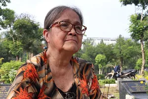 Video: Ước nguyện sớm tìm được hài cốt cha và chị gái của cô giao liên