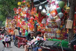 Video: Giá nhiều mặt hàng Trung thu 2022 tăng cao hơn mọi năm