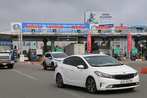 Video: Ngày đầu tiên áp dụng thu phí tự động không dừng ở TP.HCM