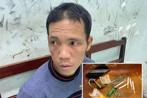 Video: Tạm giữ người đàn ông đi bộ giật điện thoại của người dân ở Bình Dương