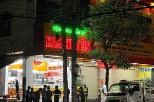 Video: Buồn chuyện gia đình, thanh niên chơi ma tuý, cướp tiệm vàng