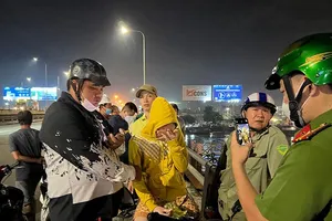 Video: Kịp thời cứu cô gái nhảy cầu Đồng Nai