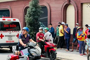 Video: Người đàn ông chết trong tư thế treo cổ ở tiệm giặt ủi