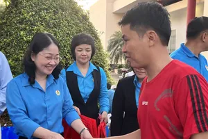 Bình Dương tặng 5.000 cặp vé tàu cho công nhân về quê ăn Tết