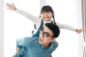 Cứ nhìn vào mắt trẻ con mà sống