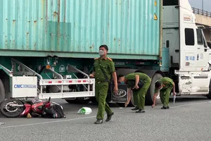 Video: Đón con từ quê lên thành phố chơi, 2 mẹ con gặp tai nạn thương tâm
