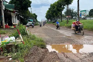 Video: Vướng giải phóng mặt bằng, đường ngập nặng sau cơn mưa