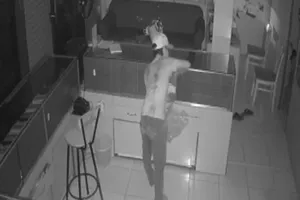 Video: Trộm 35 chiếc điện thoại trong vòng 4 phút