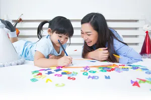 Mong con giỏi tiếng nước non mình