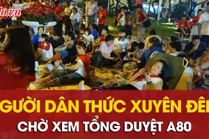 Người dân thức xuyên đêm chờ xem tổng duyệt diễu binh