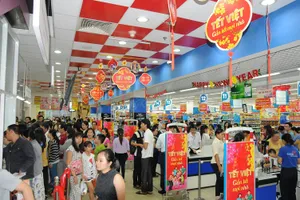 Bánh kẹo tết khuyến mãi liên tục tại siêu thị