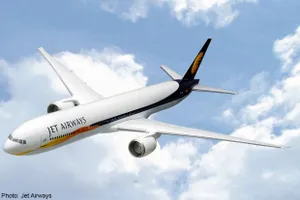 Máy bay Ấn Độ cháy động cơ, hạ cánh khẩn cấp