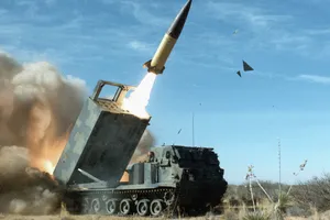 Mỹ ký hợp đồng 78 triệu đô nâng cấp tên lửa chiến thuật