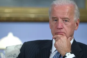 Nhà riêng phó tổng thống Mỹ bị nã đạn