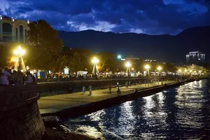 Crimea quốc hữu hóa công ty điện của tài phiệt Ukraine